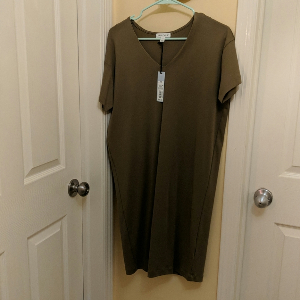 Casual dress - can also dress up for work.